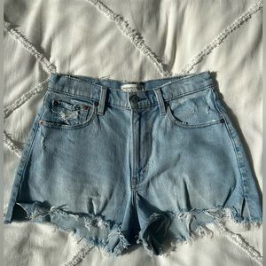 ABERCROMBIE Mom Shorts